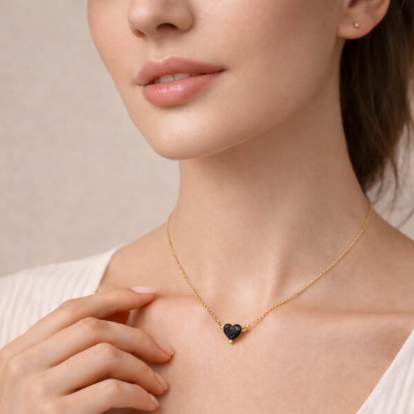 black heart pendant chain